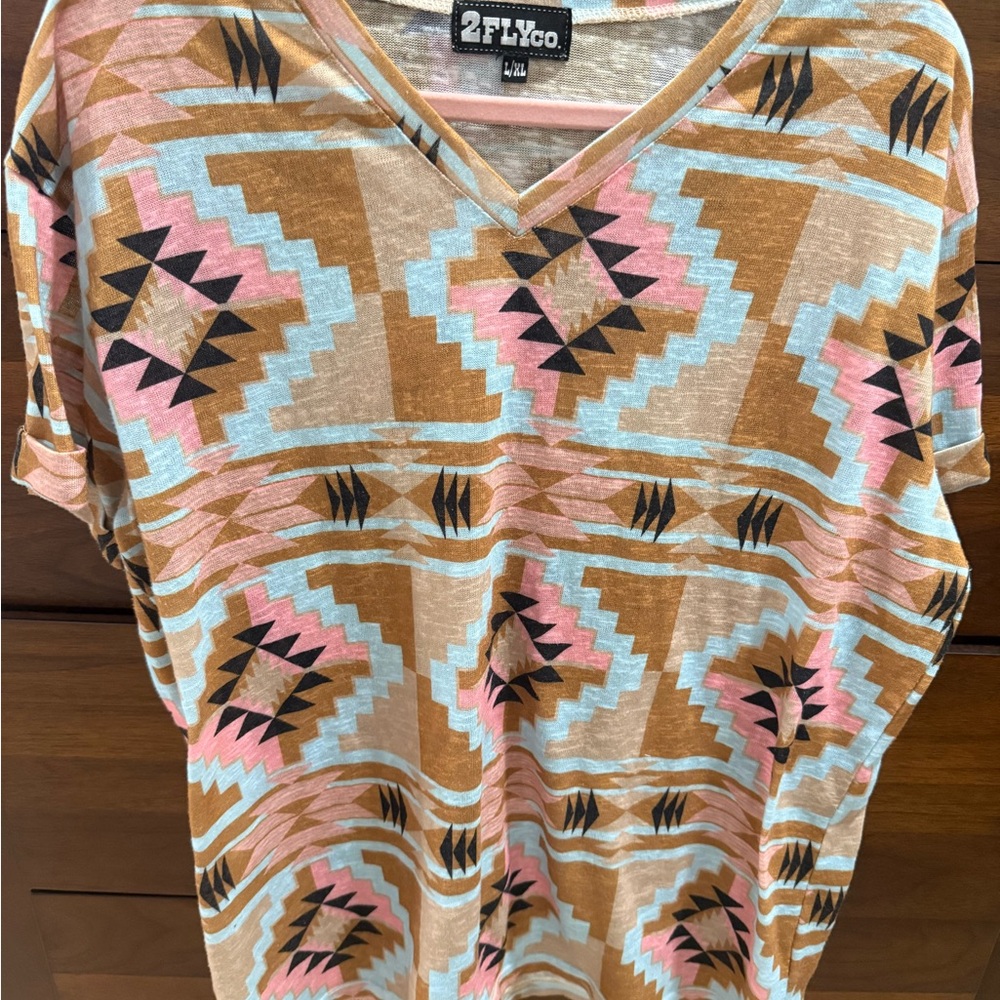 2Fly Co. T-shirt Southwestern cuffed sleeves Large XL